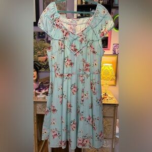Shirred Collar Retro Dress Pale Blue Floral
New